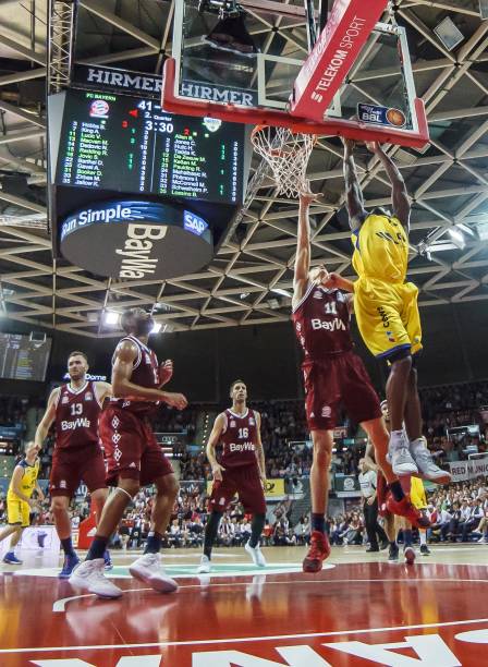 赖斯：图赫尔来就是为了带我们赢得大力神杯，他非常清楚这点.