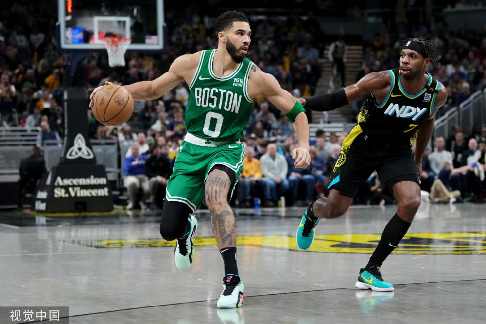 比肩传奇，加入斯洛特头像的“七贤旗”首次亮相安菲尔德